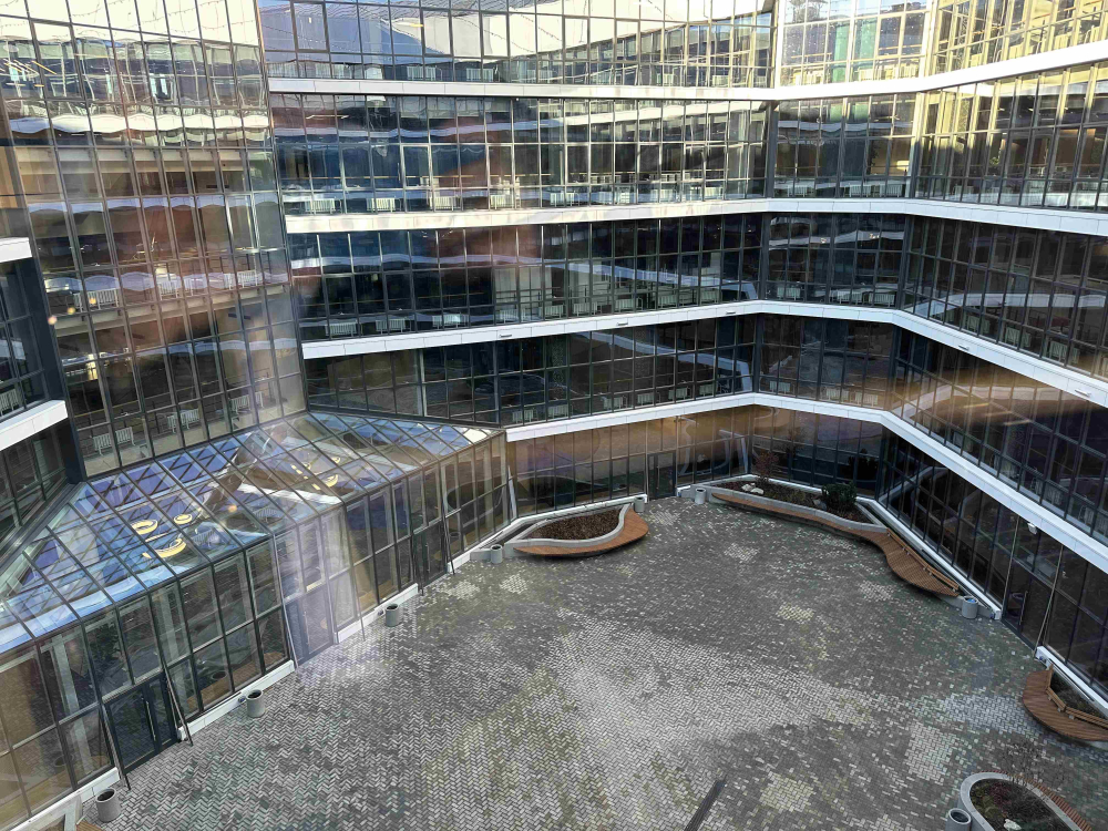 Главный учебно- лабораторный корпус ФГАОУ ВО «ТюмГУ»