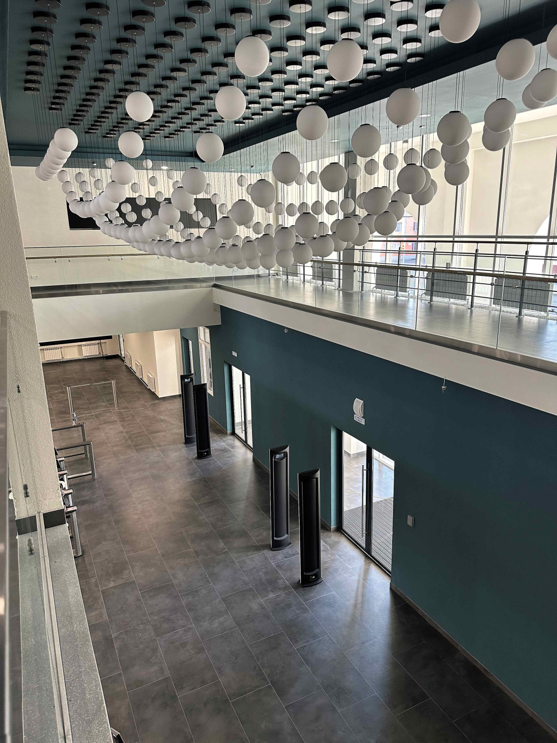 Главный учебно- лабораторный корпус ФГАОУ ВО «ТюмГУ»