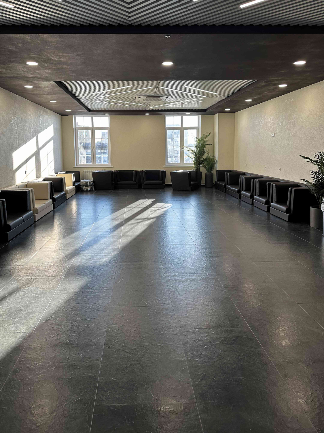 Главный учебно- лабораторный корпус ФГАОУ ВО «ТюмГУ»