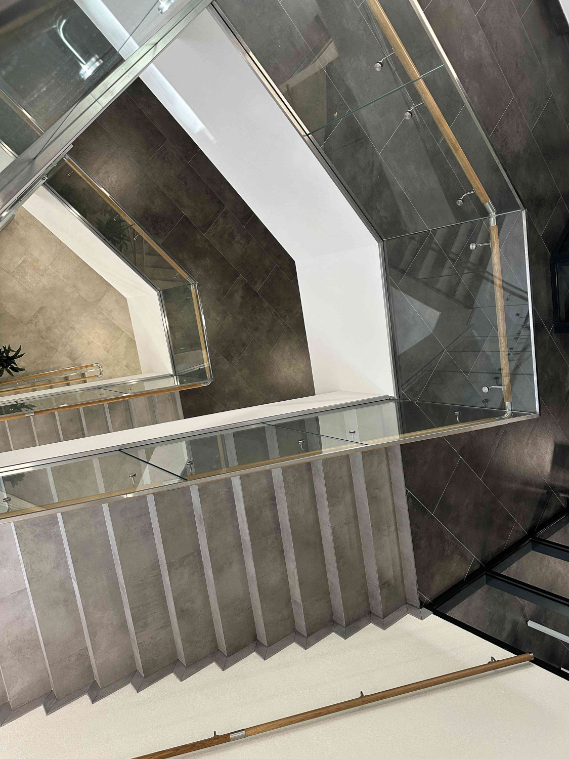 Главный учебно- лабораторный корпус ФГАОУ ВО «ТюмГУ»