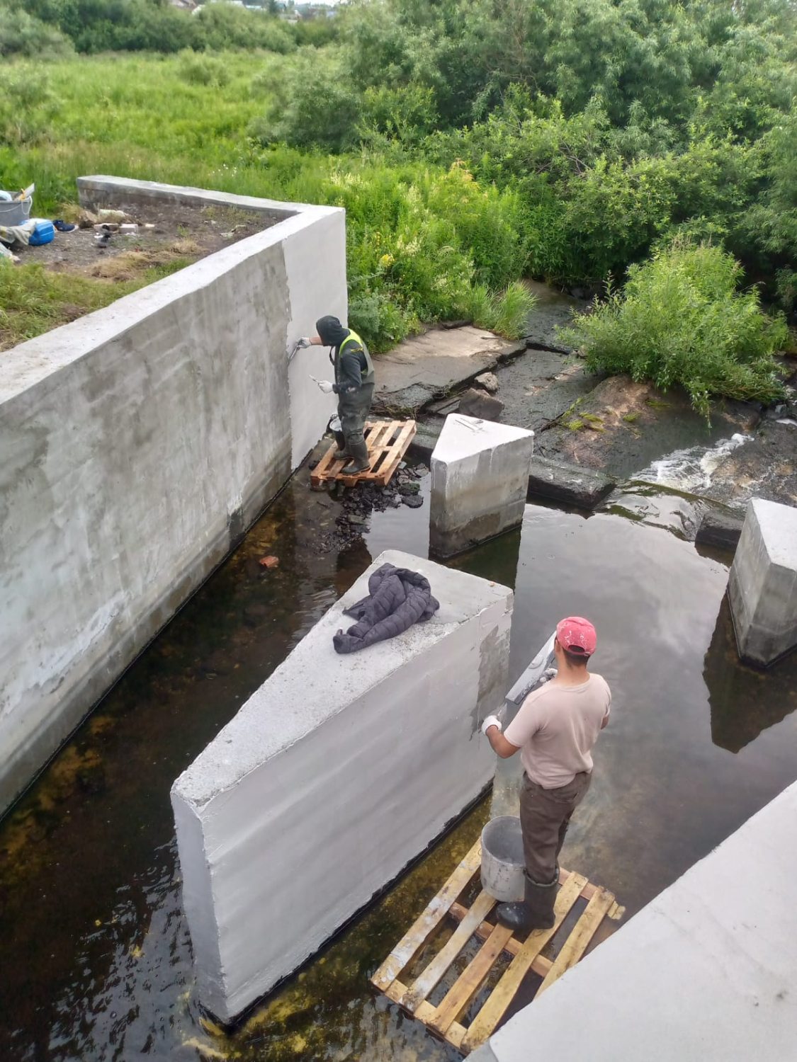 Капитальный ремонт гидротехнических сооружений по улице Узорной на р. Патрушиха