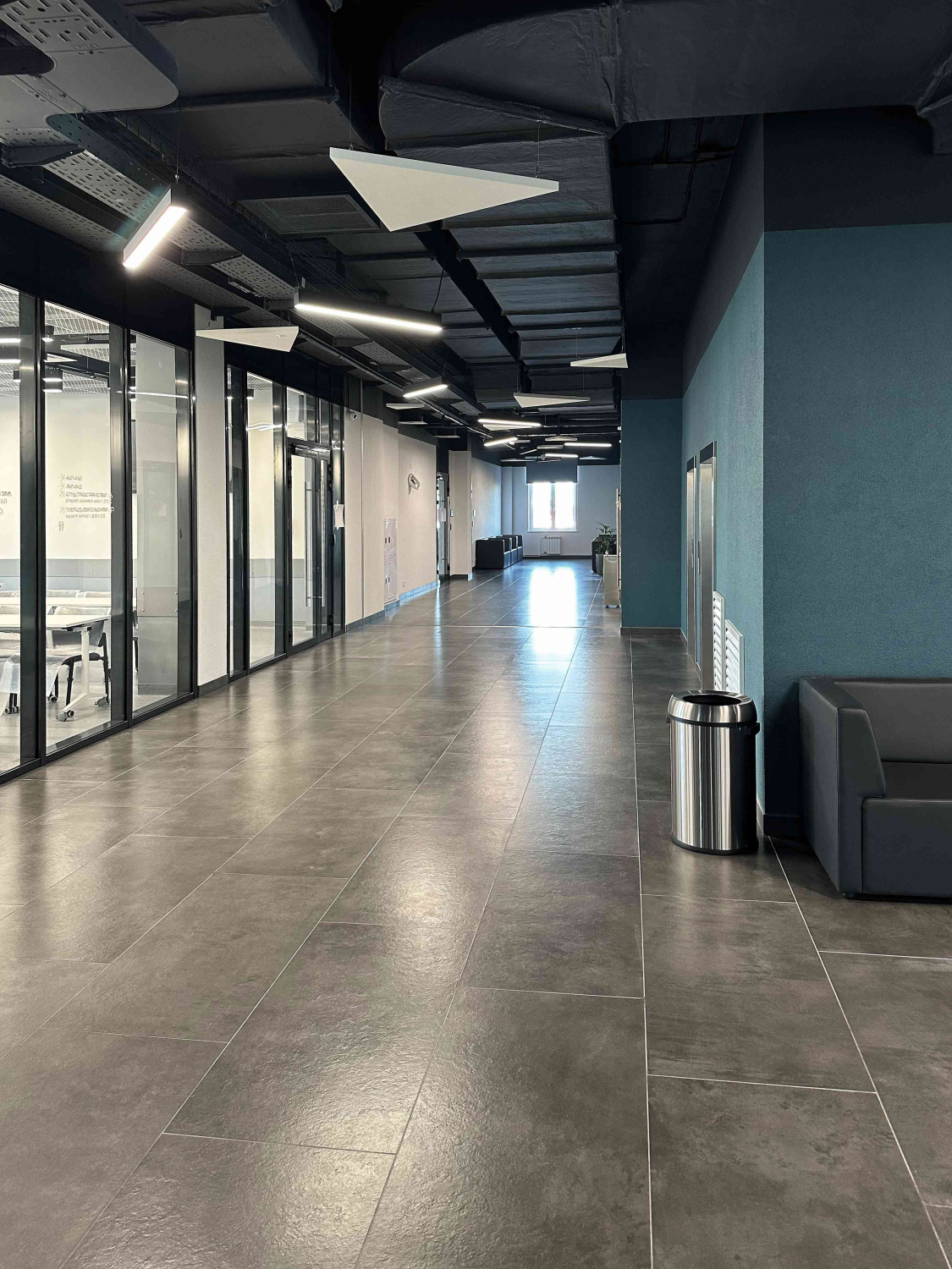 Главный учебно- лабораторный корпус ФГАОУ ВО «ТюмГУ»