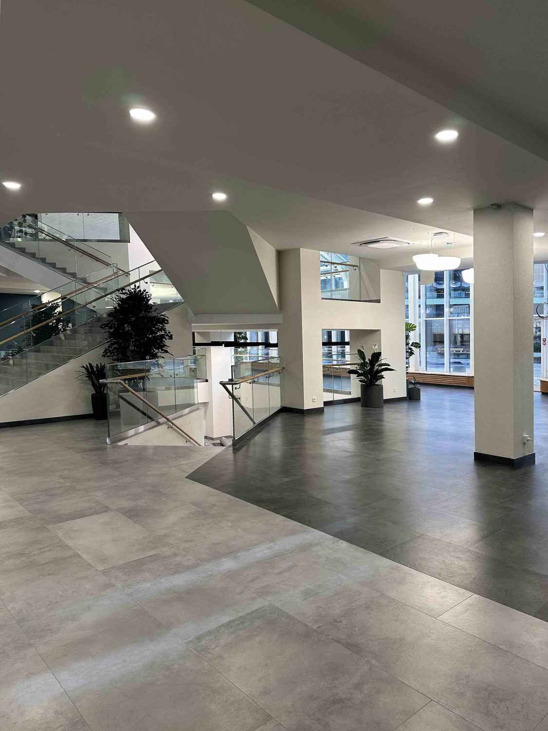 Главный учебно- лабораторный корпус ФГАОУ ВО «ТюмГУ»