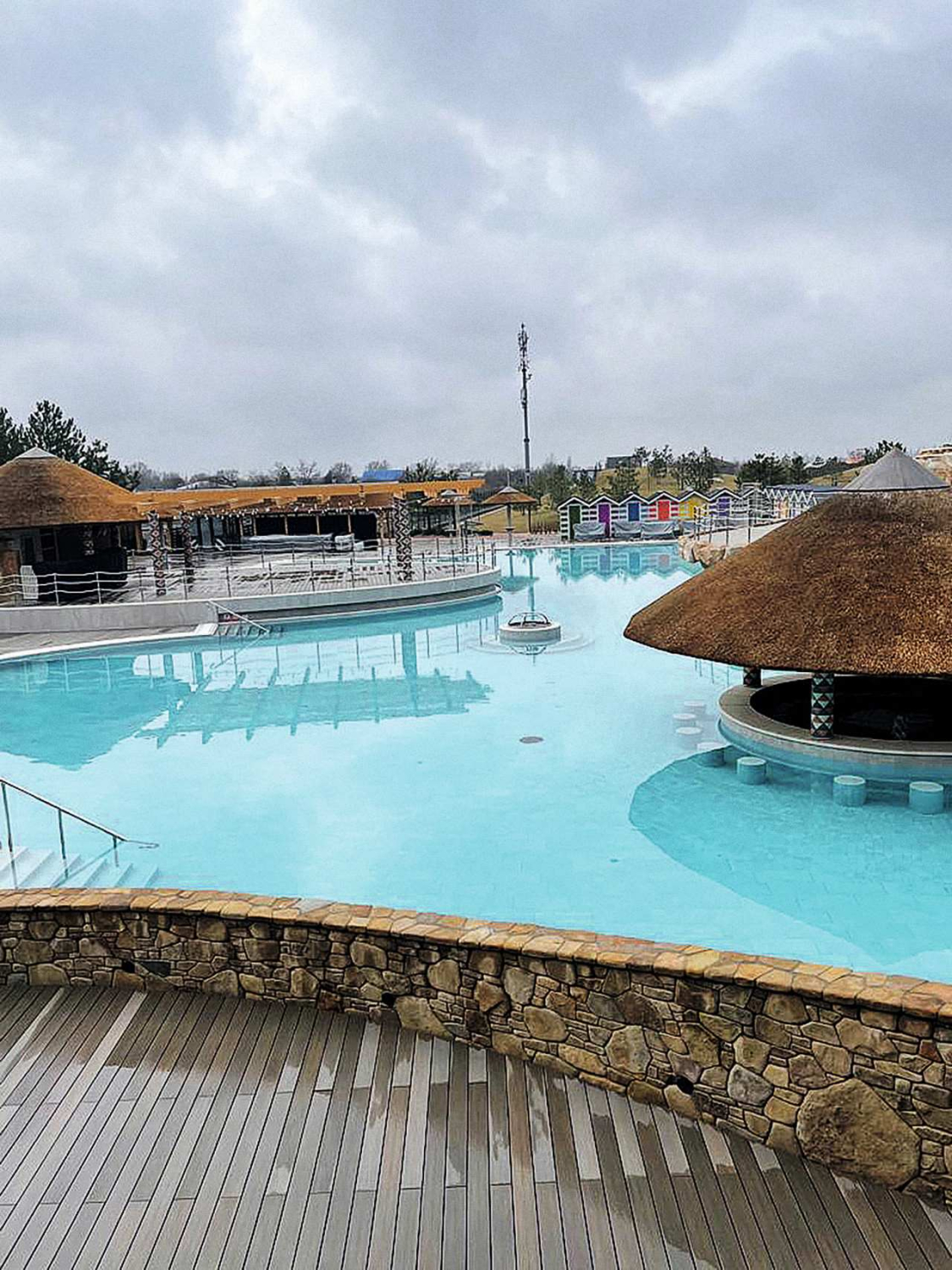 Строительство и реконструкция открытых плавательных бассейнов