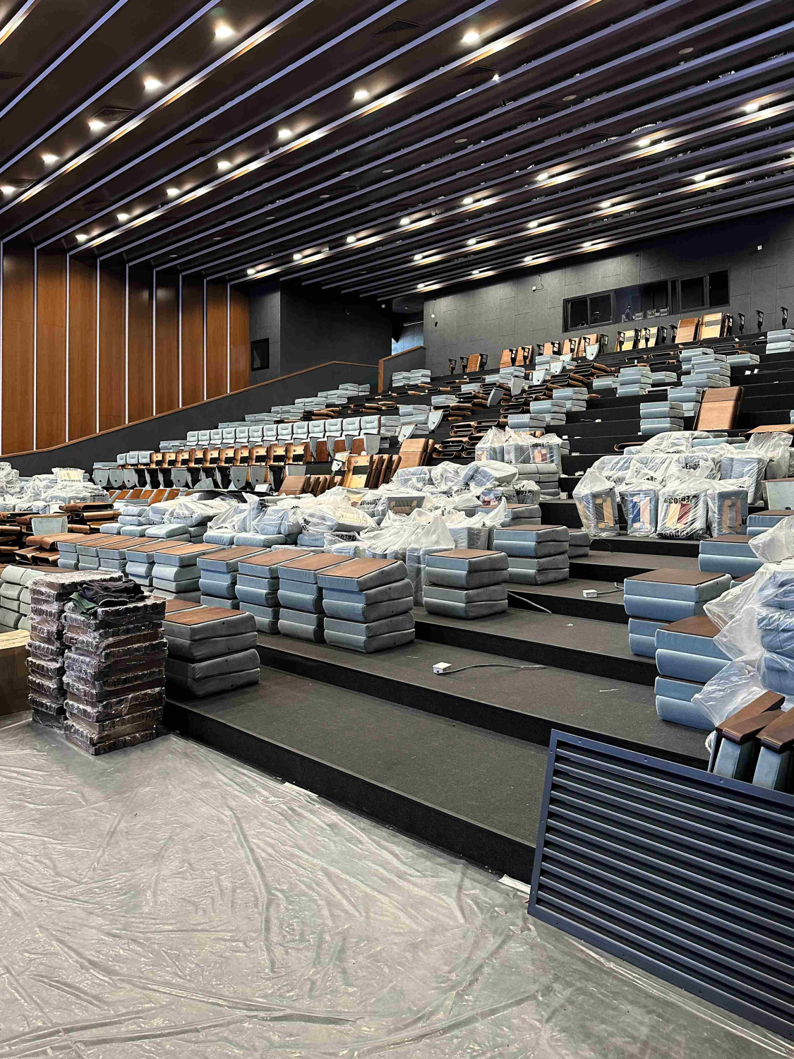 Главный учебно- лабораторный корпус ФГАОУ ВО «ТюмГУ»